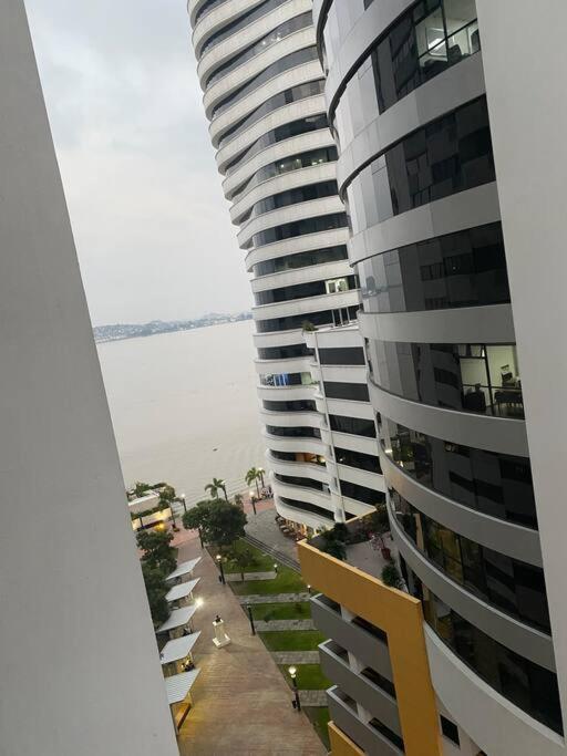 Апартаменты Bellini Luxury - Puerto Santa Ana Гуаякиль Экстерьер фото
